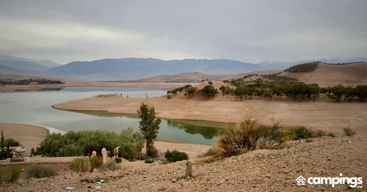 Camper au bord d’un lac au Maroc : nos spots préférés