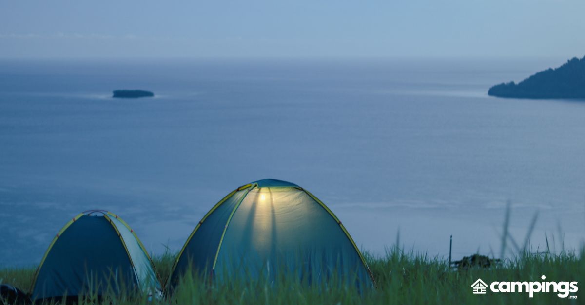 Les côtes atlantique et méditerranéenne, camping face à l'océan