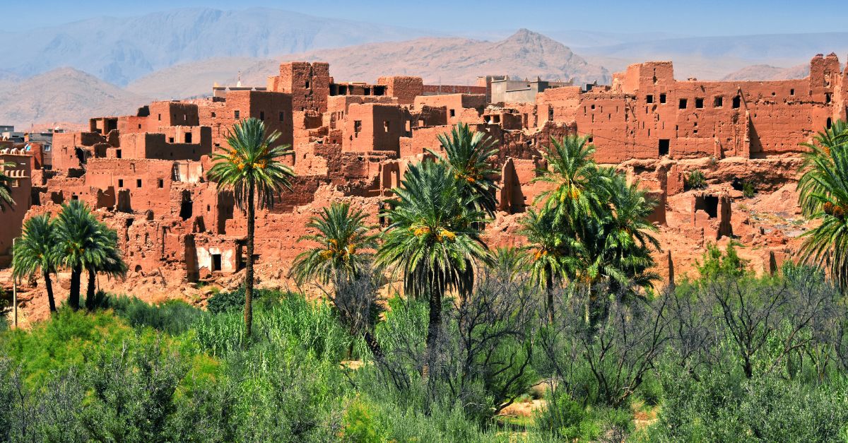 Peut-on camper près des villages au Maroc ?
